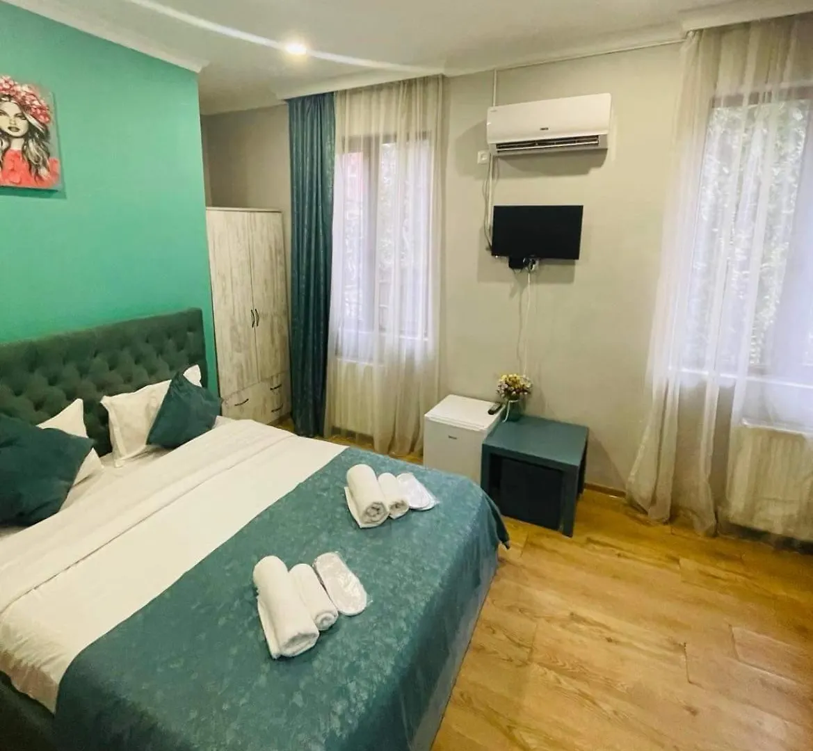 Hotel Art Green Τυφλίδα